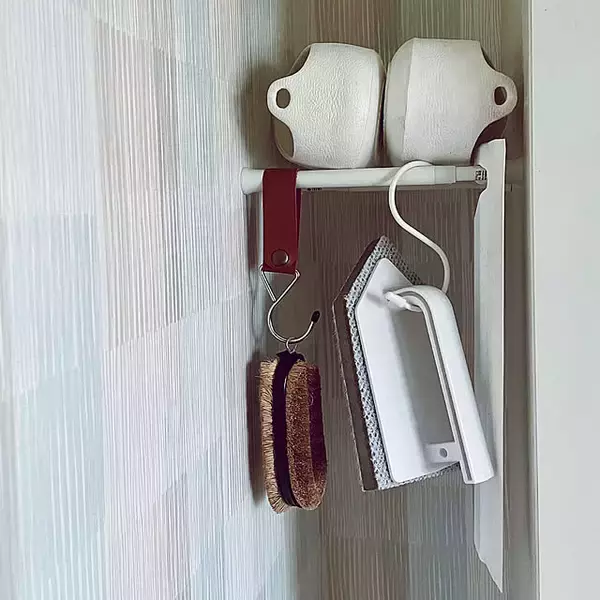 「デッドスペースが立派な収納に！すっきりと使いやすい隙間収納のアイデア6選」の画像