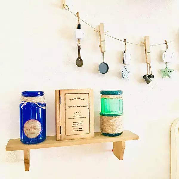 「捨てるの待って！空き瓶リメイクで楽しむインテリアの実例10選」の画像