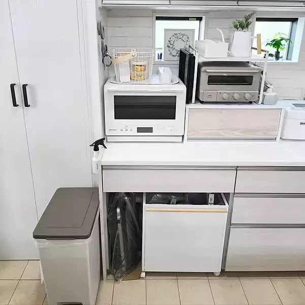 「さりげなく暮らしに溶け込んでくれる、山崎実業のスマートなゴミ箱たち」の画像