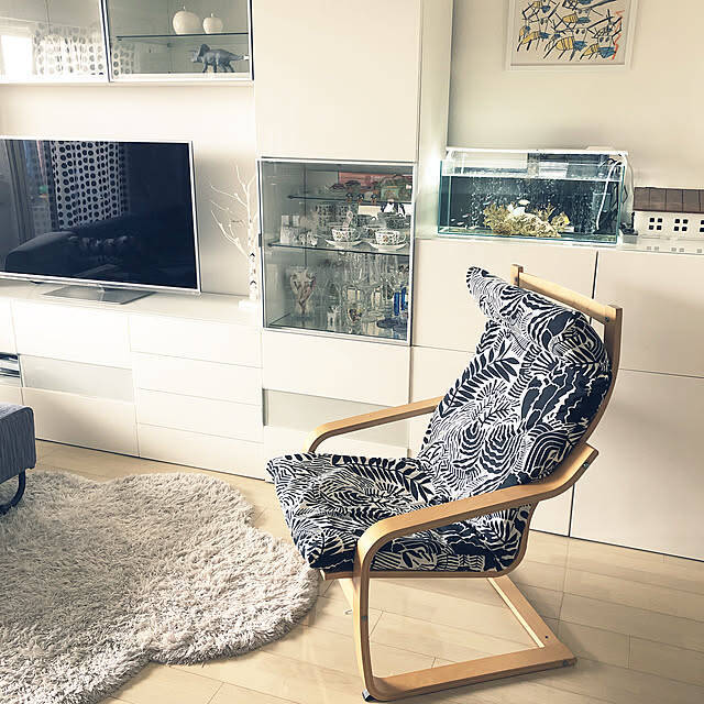 のんびり腰かけていつまでも心地よく。IKEAのポエングで作るリラックススペース