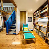 「のんびり腰かけていつまでも心地よく。IKEAのポエングで作るリラックススペース」の画像6