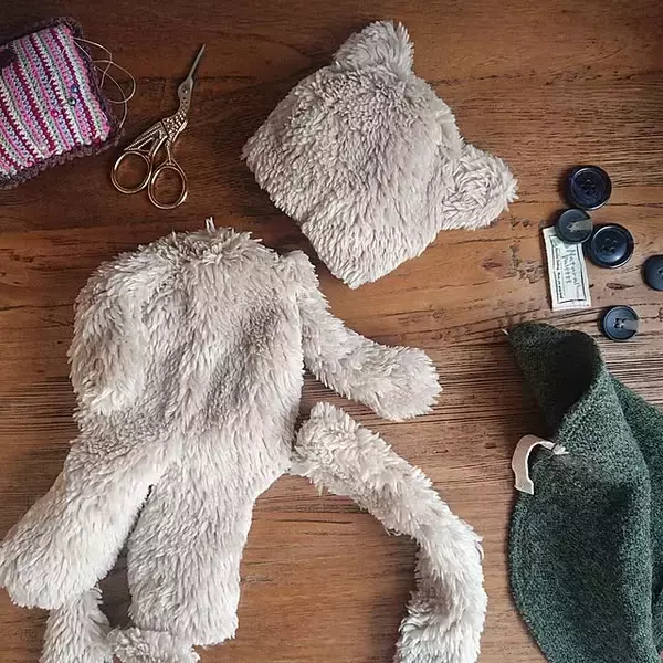 「着古した服や思い出の服、再利用してみませんか？古着で楽しむDIYアイデア集」の画像