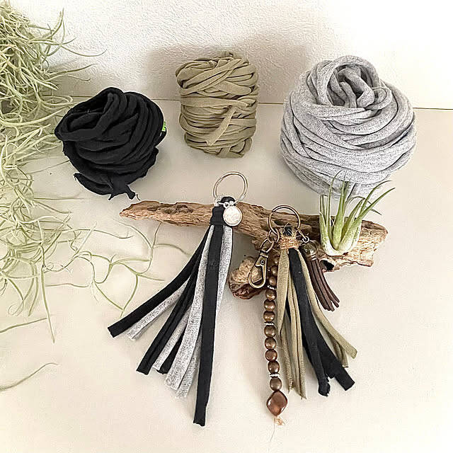 着古した服や思い出の服、再利用してみませんか？古着で楽しむDIYアイデア集