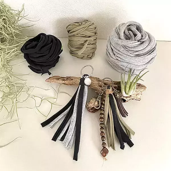 「着古した服や思い出の服、再利用してみませんか？古着で楽しむDIYアイデア集」の画像