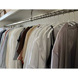 「ズレない・省スペース・きれいなシルエットをキープ！衣類収納の救世主「MAWAハンガー」」の画像1