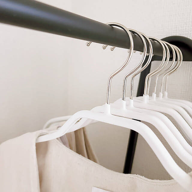 ズレない・省スペース・きれいなシルエットをキープ！衣類収納の救世主「MAWAハンガー」