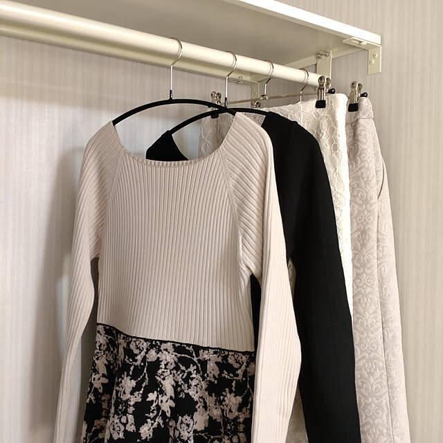 ズレない・省スペース・きれいなシルエットをキープ！衣類収納の救世主「MAWAハンガー」