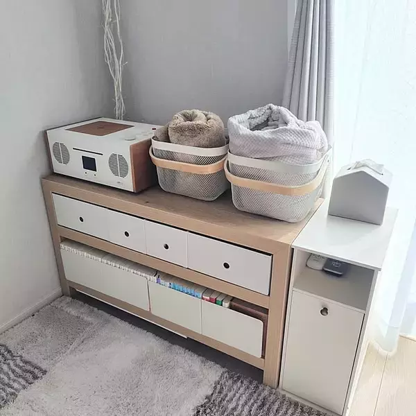 「見た目も使いやすさも両立できる！ブランケットの収納アイデア6選」の画像