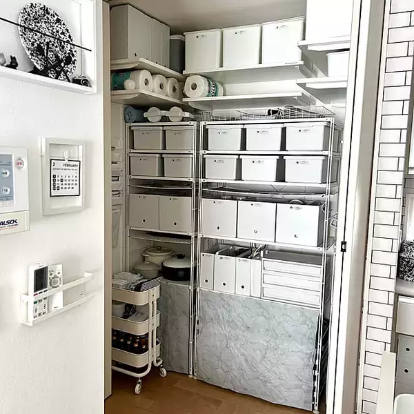 「「色を絞って心地よく暮らす、モノトーン×機能派キッチン」 by YU-RIさん」の画像