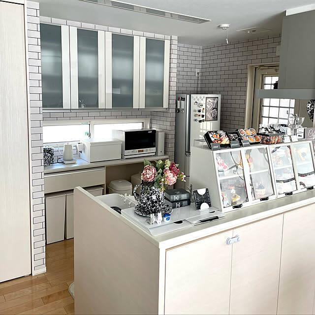 「色を絞って心地よく暮らす、モノトーン×機能派キッチン」 by YU-RIさん