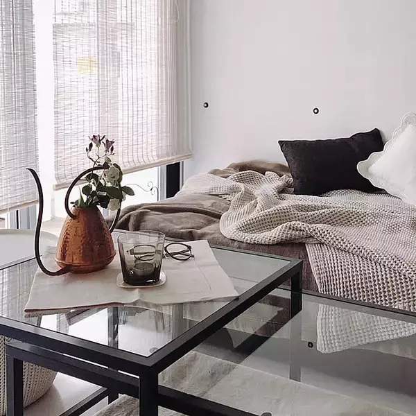 「ベーシックカラーで楽しむ大人のリラックス空間。ナチュラルモダンなコーディネート実例集」の画像