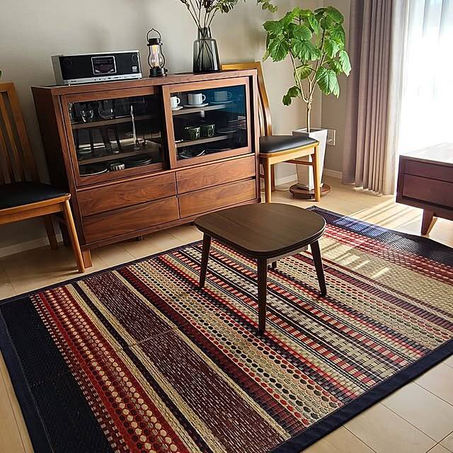 ベーシックカラーで楽しむ大人のリラックス空間。ナチュラルモダンなコーディネート実例集