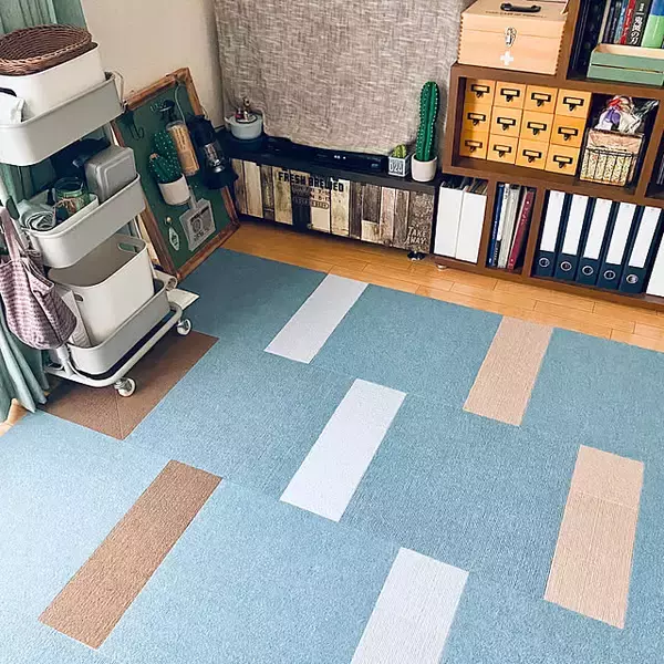 「ラグやマルチクロスで印象チェンジ♪お部屋を彩る「春色インテリア」5選」の画像