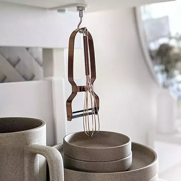 「お部屋づくりの幅がぐんと広がる♪リーズナブルで使いやすい見せる収納に役立つダイソーのおすすめアイテム」の画像