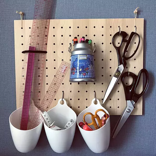 「キッチンもデスクも快適に♪ハサミ＆カッターの賢い置き場所アイデア6選」の画像