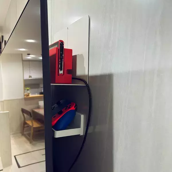 「磁石が付く壁に、たった1STEPで棚をつくる簡単アイデア」 by m.coccoさん