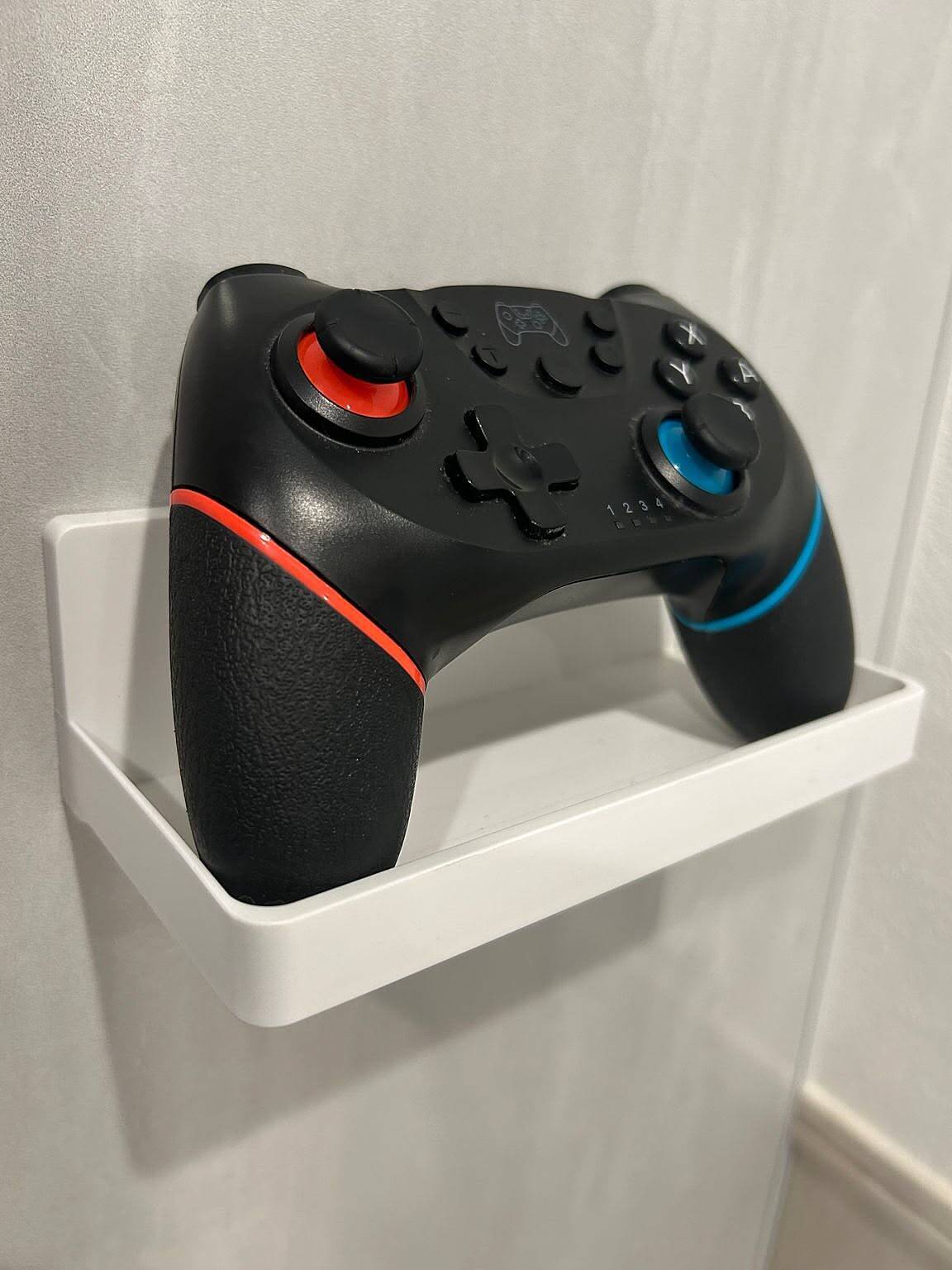 「磁石が付く壁に、たった1STEPで棚をつくる簡単アイデア」 by m.coccoさん