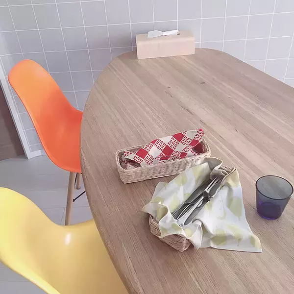 「外食気分を味わえるのがうれしい。細部までこだわるレストラン風インテリア」の画像