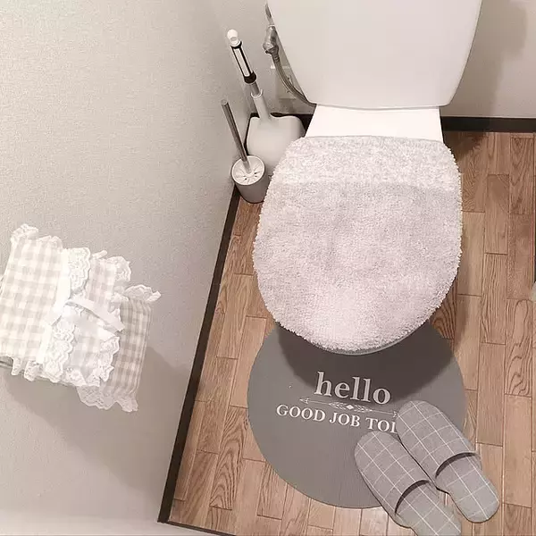 「これでもっと快適な空間に♪トイレにあると便利なダイソーのアイテム」の画像