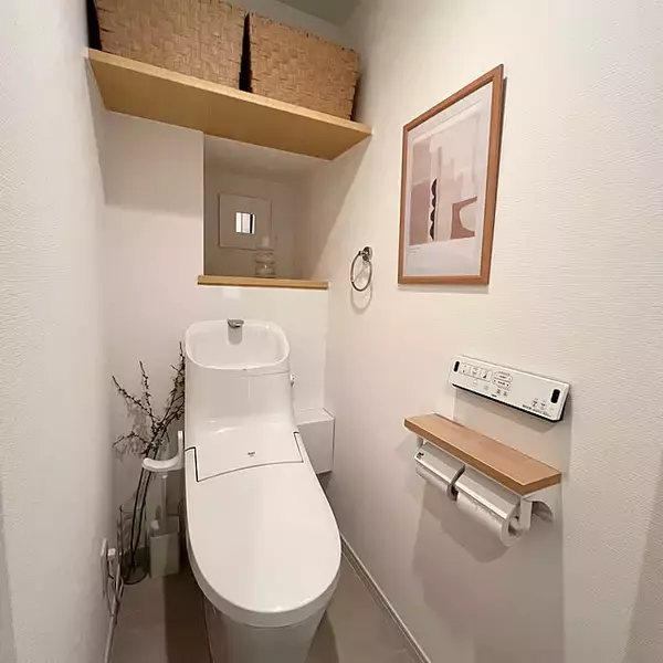 「これでもっと快適な空間に♪トイレにあると便利なダイソーのアイテム」の画像