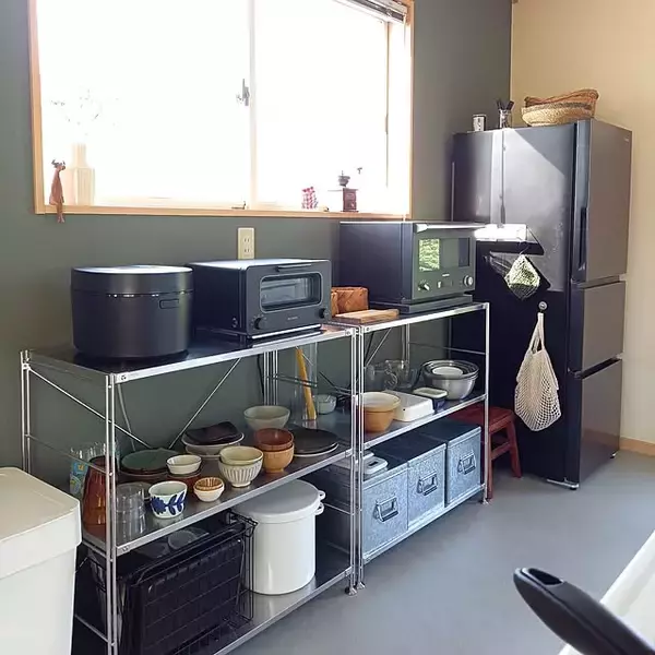 「使いやすくて美しいキッチンに！収納ケースから背面収納まで、無印良品のキッチン収納10選」の画像