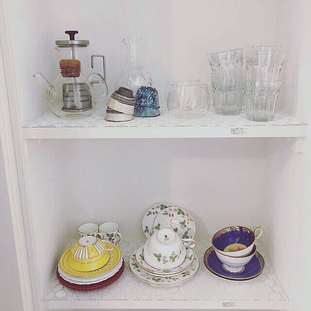 色や柄も選べる♡便利すぎるセリアの食器棚シート活用実例
