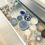 「色や柄も選べる♡便利すぎるセリアの食器棚シート活用実例」の画像7