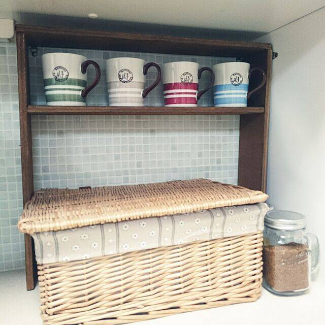 色や柄も選べる♡便利すぎるセリアの食器棚シート活用実例