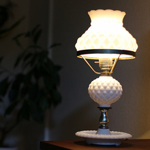 やさしい灯りが私をいやす♡ミルクガラスの照明で作る心地よい空間