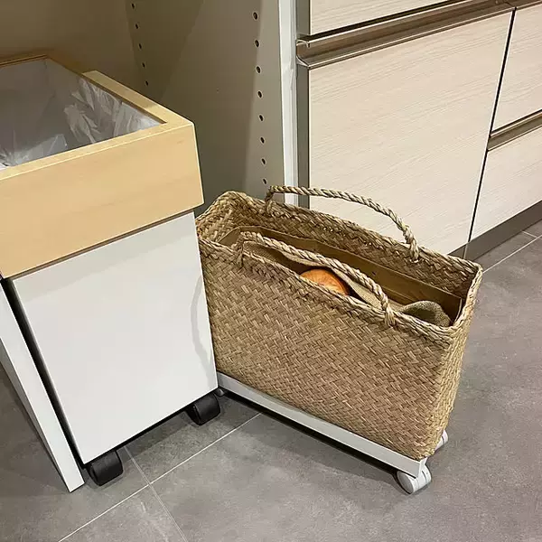 「動く収納が最強だった！無印良品のキャスターを付けている収納実例6選」の画像
