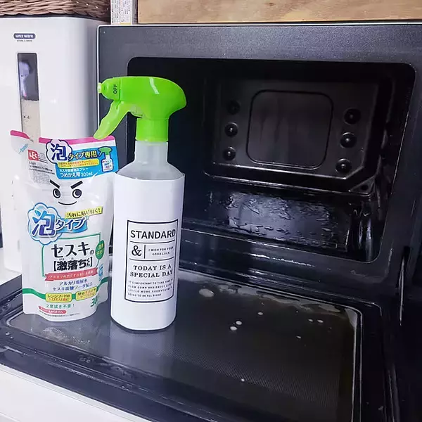 「頑固な油汚れや焦げや皮脂汚れもスッキリ！セスキ炭酸ソーダの使いこなし術」の画像