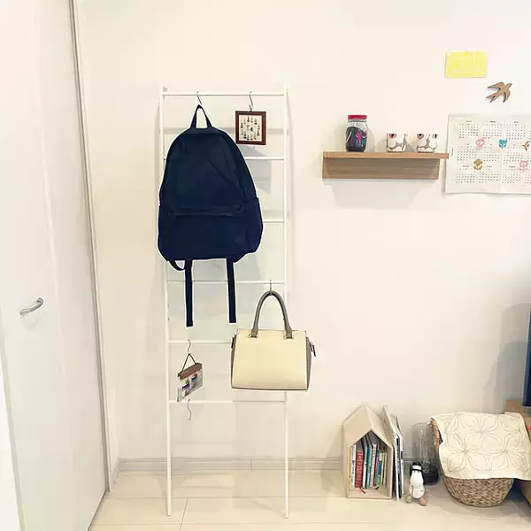 「限られたスペースでも快適に過ごす！一人暮らしの収納アイデア」の画像