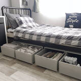 「デッドスペースを賢く利用して寝室を使いやすく！ベッド下収納のアイデア集」の画像4