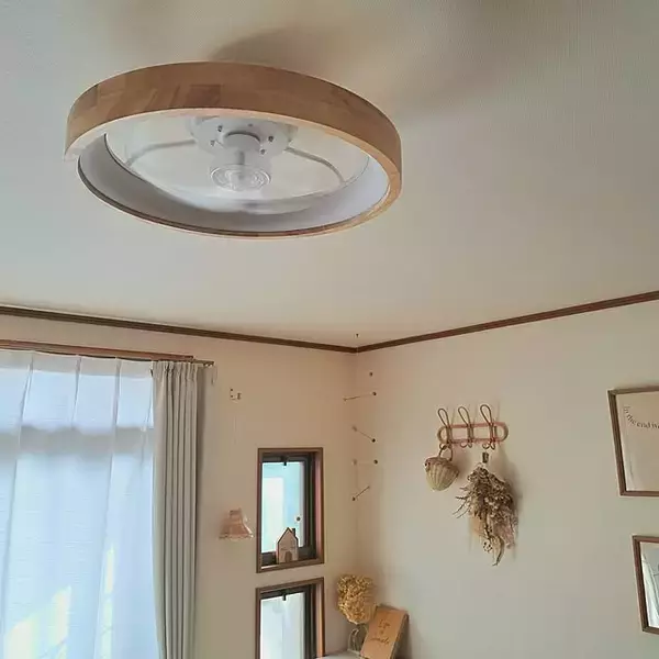 「電気代の節約にも！デザインも機能も妥協しないシーリングファン6選」の画像