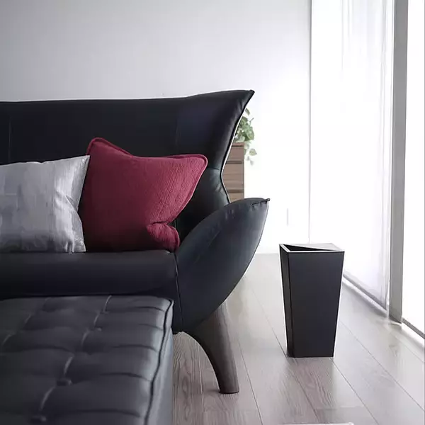 お部屋の必需品がインテリアに♪使いやすくて見栄えもいいリビングに置きたくなるゴミ箱6選