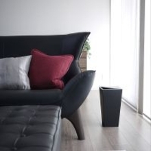 お部屋の必需品がインテリアに♪使いやすくて見栄えもいいリビングに置きたくなるゴミ箱6選