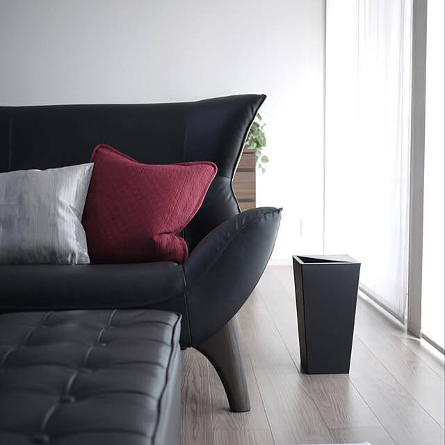 お部屋の必需品がインテリアに♪使いやすくて見栄えもいいリビングに置きたくなるゴミ箱6選