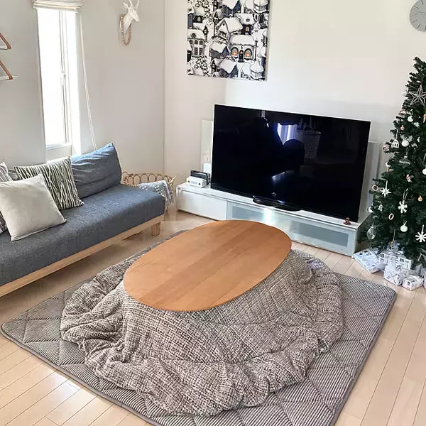 「まあるいフォルムでくつろぎ感アップ。無印良品のこたつの魅力＆コーディネート実例」の画像