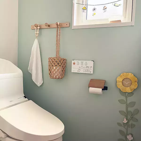 「毎日ホッと安らげる空間に♪自分好みに彩るトイレインテリアの実例」の画像