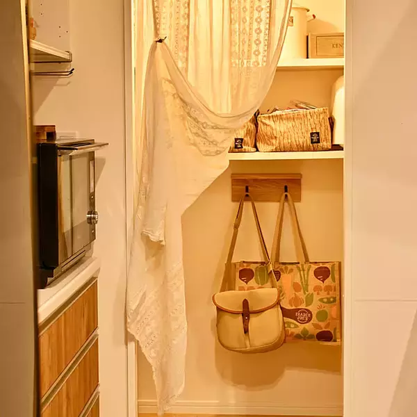 「鞄の置きっぱなしを卒業できる！日常使いの鞄の置き場所や収納法6選」の画像