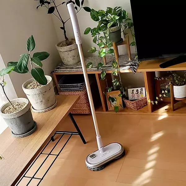 「素足が気持ちいい家にしたい♪サラサラな床をキープする掃除方法」の画像
