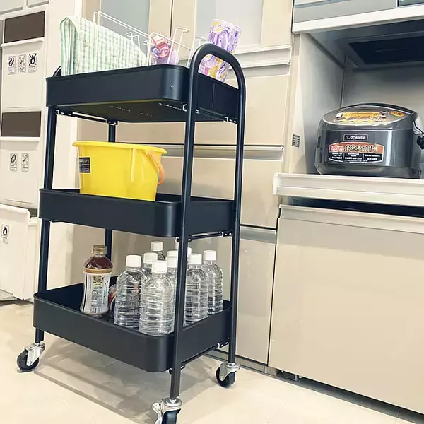 「日々のストックから防災備蓄まで。かさばるペットボトルを賢く管理するコツ」の画像