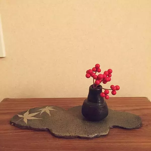 「ほっこり温かみを感じるインテリア！陶器の置物があるお部屋の実例10選」の画像
