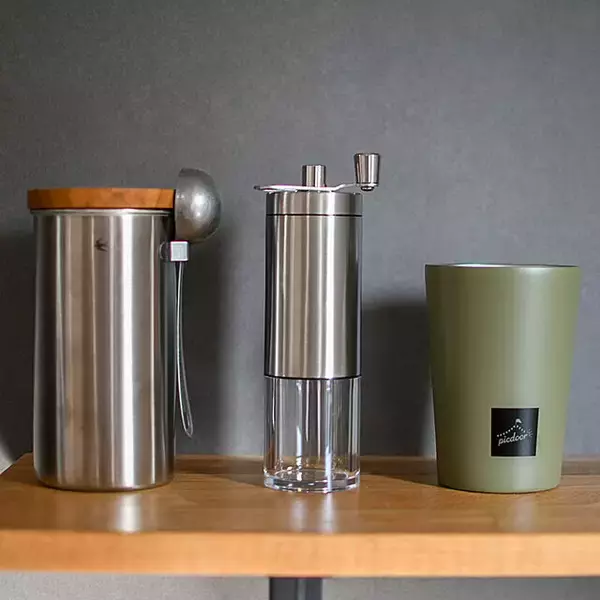 「スタイリッシュでコンパクト！手挽きコーヒーミルで至福のカフェタイム」の画像