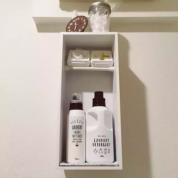 「ちょっとしたスペースでこそ活躍！収納効率を高める、短めのつっぱり棒の活用アイデア6選」の画像