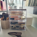 「置き方ひとつでお部屋の印象もアップ♪使い心地がいい化粧品収納アイデア」の画像3