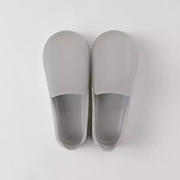 「シンプルデザインで高機能！お風呂スリッパはマーナがおすすめ」の画像