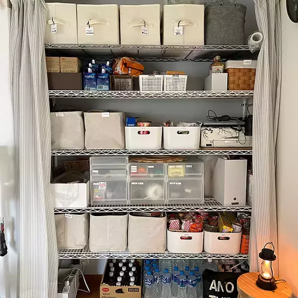 「家中で大活躍！おうちが整うスチールラックの便利な活用法6選」の画像