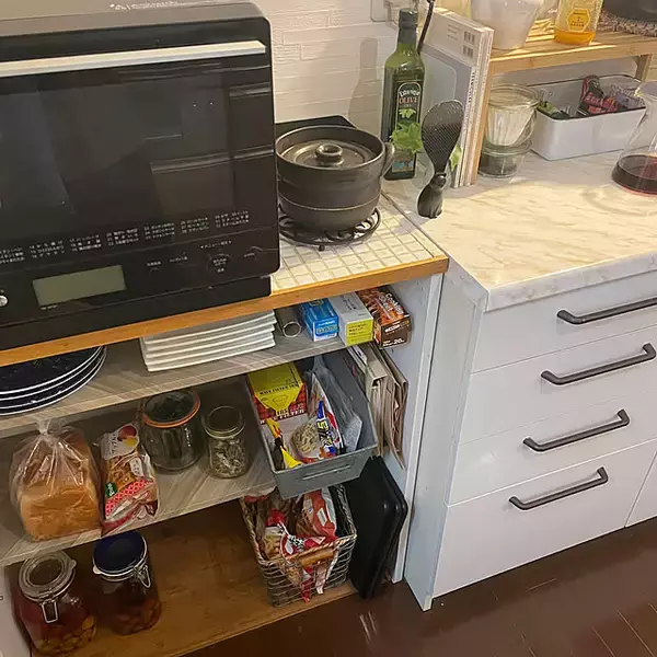 「お部屋の整理にひと工夫♪使いやすくて片付けやすいワンアクション収納のアイデア6選」の画像