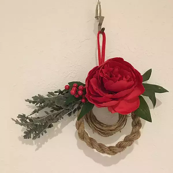 「手軽にナチュラル空間を作る！100均の麻ひもを使った実例アイデア」の画像